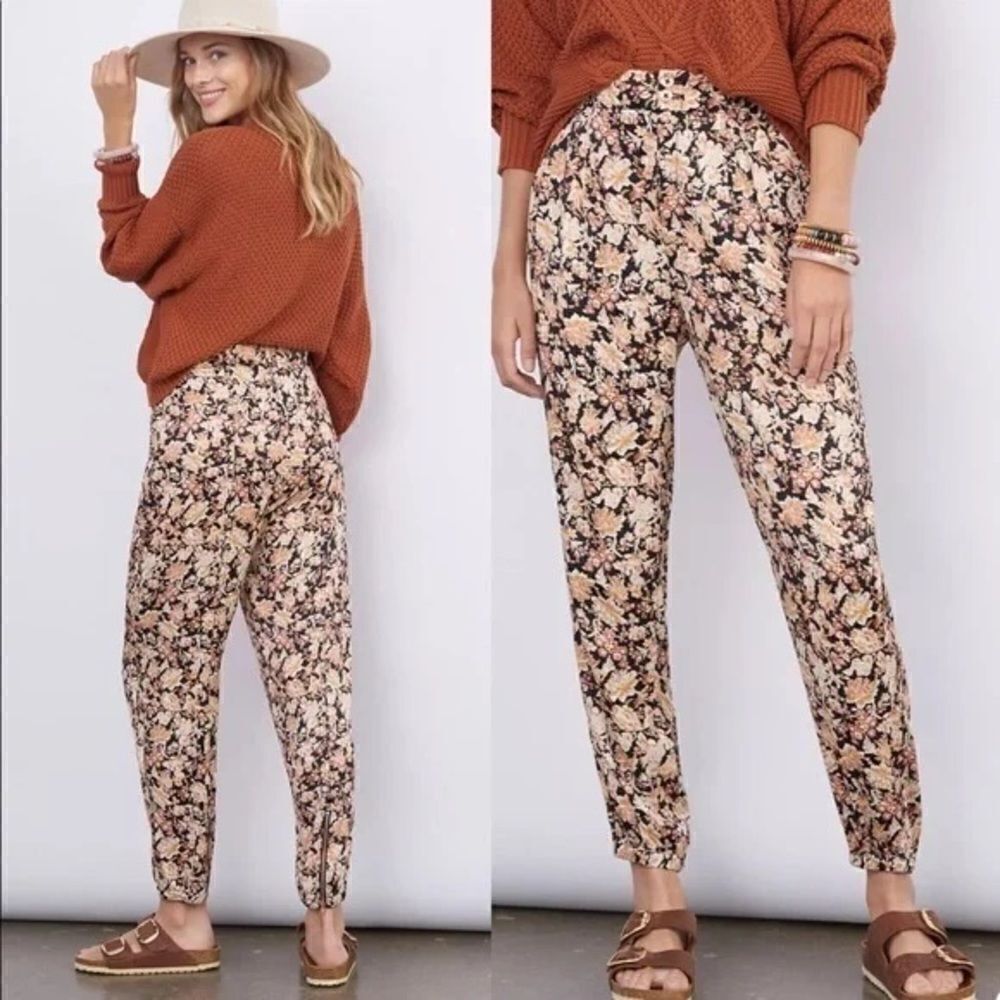 Anthropologie Diandra Pleated Joggers in floral print